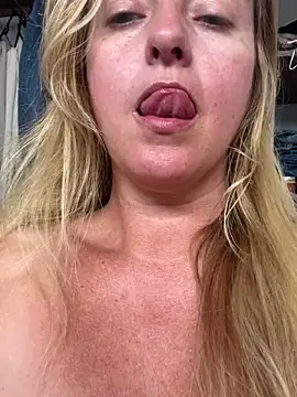 moniquerainx online show from April 2026 07:14:01 PM