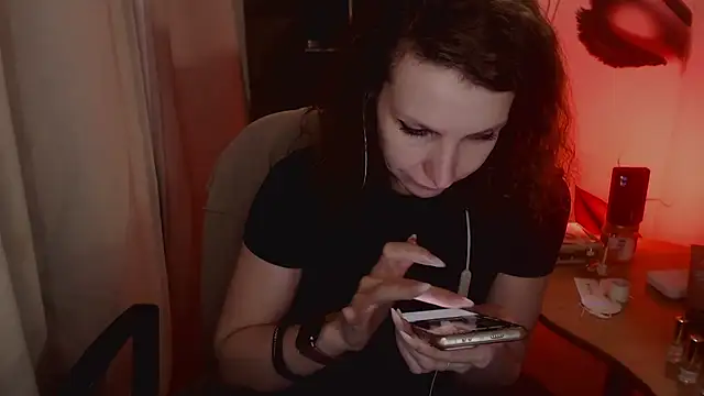 JohansonKatie online show from January 2025 04:29:02 PM