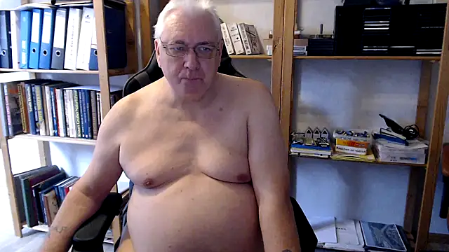 SchwanzhureXXL online show from September 2025 01:33:02 PM