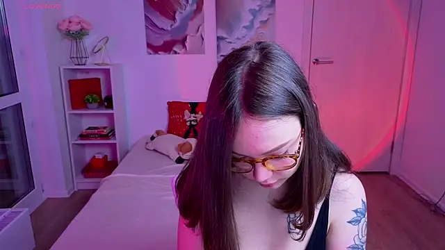 MilenaSaint online show from October 2025 04:35:02 AM