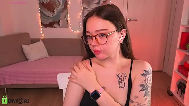 MilenaSaint online show from November 2025 05:17:02 AM