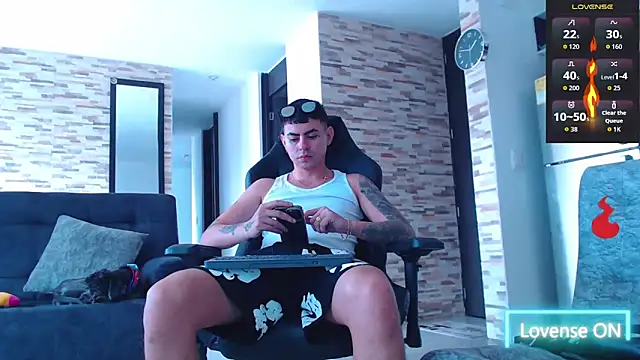 Snapshot of Lobito_xxxl chatting on November 2025 07:12:01 PM Lobito xxxl online show from November 2025 07:12:01 PM