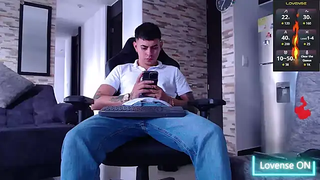 Snapshot of Lobito_xxxl chatting on November 2025 07:25:01 PM Lobito xxxl online show from November 2025 07:25:01 PM