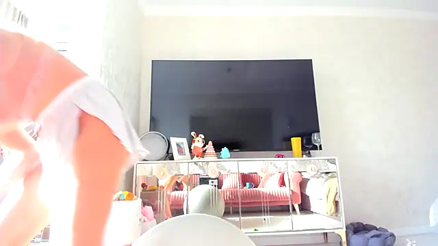 Iris cherry online show from February 2025 10:47:02 AM