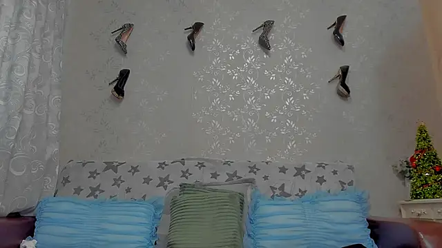 Snapshot of emilianna666 chatting on December 2024 11:55:01 AM emilianna666 online show from December 2024 11:55:01 AM