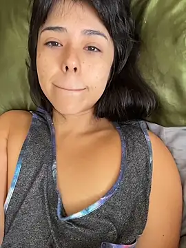 Evie-Luna online show from November 2025 06:18:02 PM