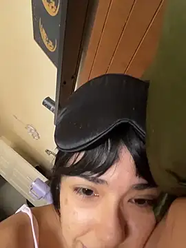 Evie-Luna online show from November 2025 07:02:02 PM