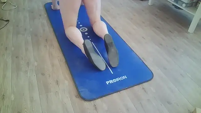 theSecretBallerino online show from November 2025 04:00:01 AM