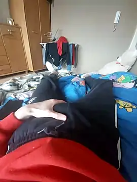 MlodyDres online show from February 2025 12:45:02 PM