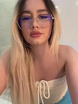 mollyxxx online show from February 2026 03:27:02 AM