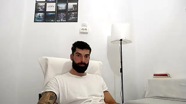 Snapshot of Verycutex chatting on October 2025 05:30:01 AM Verycutex online show from October 2025 05:30:01 AM