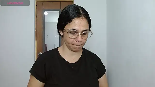 selena ferri online show from April 2026 01:00:02 AM