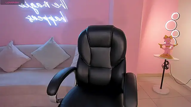 MiaRoberts1 online show from November 2025 05:25:02 PM