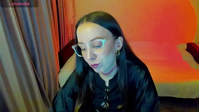 CurlySteph online show from April 2026 04:26:01 PM