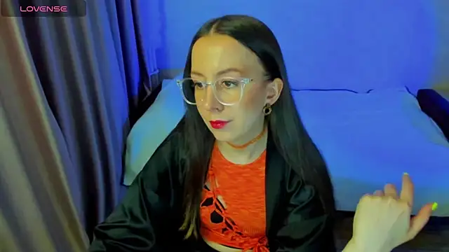 CurlySteph online show from April 2026 07:07:01 PM