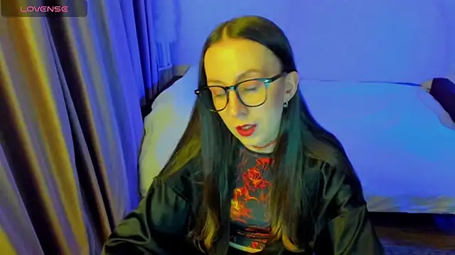 CurlySteph online show from April 2026 08:04:01 PM