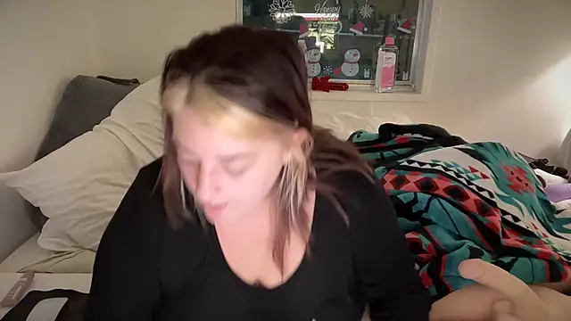 Snapshot of magicsparkles chatting on January 2025 10:52:01 PM magicsparkles online show from January 2025 10:52:01 PM