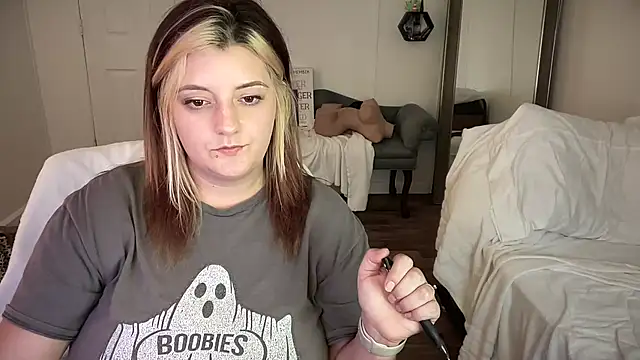 Snapshot of magicsparkles chatting on February 2025 11:19:02 PM magicsparkles online show from February 2025 11:19:02 PM