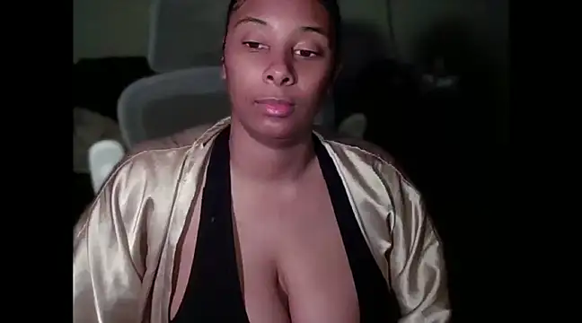 Snapshot of sassyslayz chatting on March 2025 06:25:02 AM sassyslayz online show from March 2025 06:25:02 AM