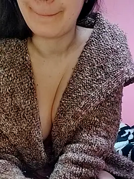 Snapshot of Amaya07 chatting on December 2025 03:05:01 AM Amaya07 online show from December 2025 03:05:01 AM