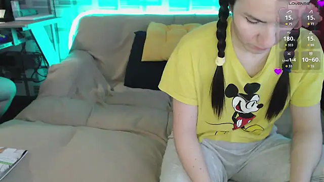 Snapshot of CamBugsBunny chatting on February 2026 01:01:02 PM CamBugsBunny online show from February 2026 01:01:02 PM