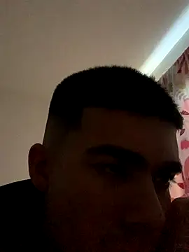 Snapshot of Yordy_xx chatting on September 2025 08:32:02 PM Yordy xx online show from September 2025 08:32:02 PM