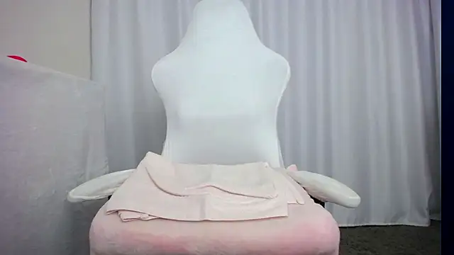 Snapshot of faceless_ chatting on November 2025 12:06:02 PM faceless online show from November 2025 12:06:02 PM