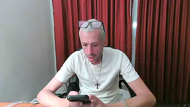 smokenstrokex online show from November 2025 01:17:02 AM