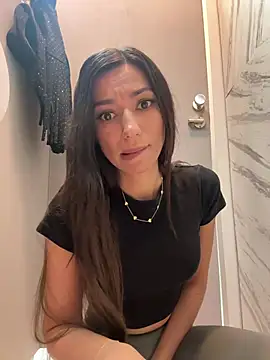  MiaQueen  online show from April 2026 10:52:01 PM