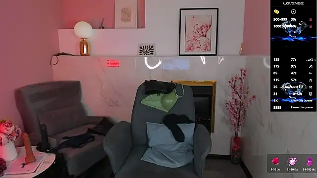 KylieMellow online show from March 2026 01:44:01 PM