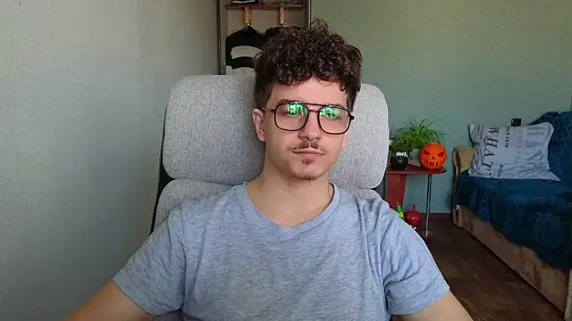 Remy Miles online show from November 2025 10:58:01 AM