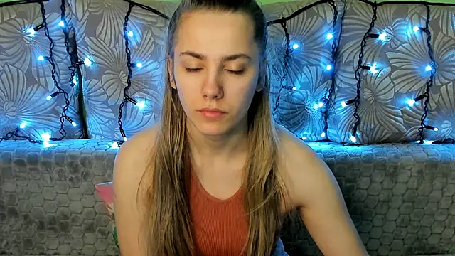 MaggieCake online show from December 2024 04:31:02 AM