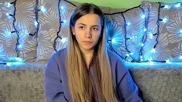 MaggieCake online show from December 2024 03:45:02 AM