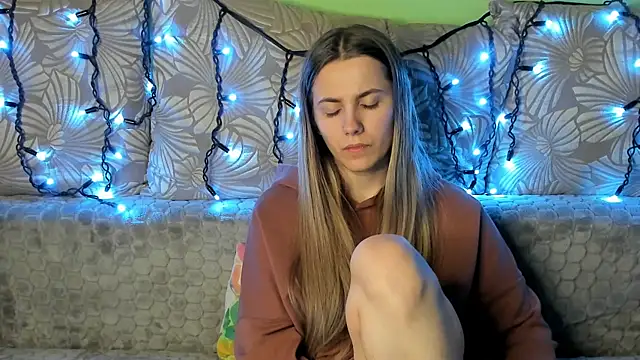 MaggieCake online show from December 2024 04:04:02 AM