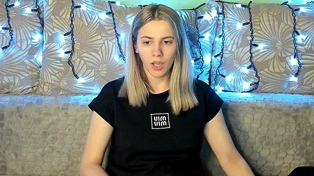 MaggieCake online show from March 2025 01:54:01 AM