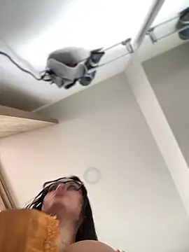 LaraHenao online show from February 2026 02:46:01 PM