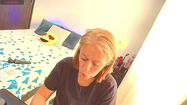 Naty Stone online show from September 2025 08:08:01 PM