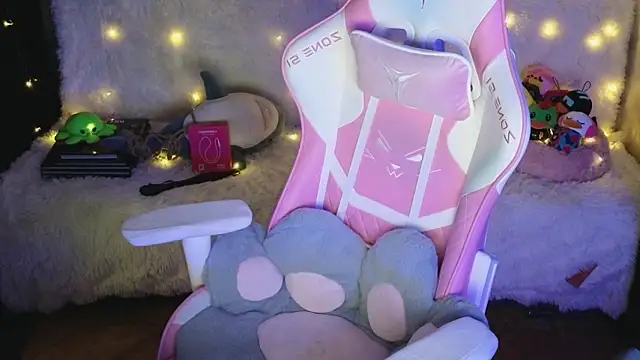 Ginger Stay online show from February 2026 07:02:02 PM