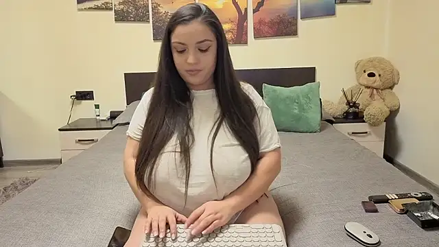 adelline online show from February 2026 09:30:02 PM