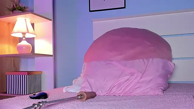 alicialittle online show from February 2025 07:52:02 PM