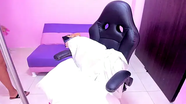 MATURE WHOR33 online show from November 2025 12:27:02 PM