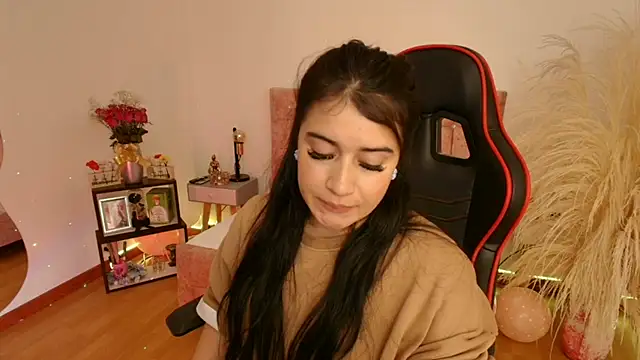 Snapshot of KallyMyller1 chatting on December 2024 07:38:02 PM KallyMyller1 online show from December 2024 07:38:02 PM