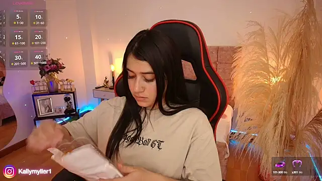 Snapshot of KallyMyller1 chatting on January 2025 07:50:02 PM KallyMyller1 online show from January 2025 07:50:02 PM