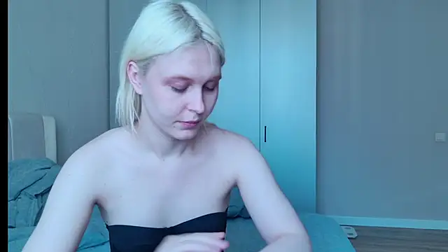 Evelyn rabbit online show from September 2025 05:20:01 AM