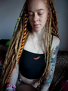 LucidLucy online show from October 2025 01:06:02 PM