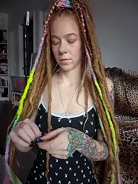 LucidLucy online show from November 2025 02:31:02 PM