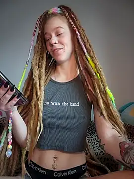 LucidLucy online show from December 2025 02:00:01 PM