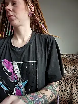 LucidLucy online show from February 2026 03:38:01 PM