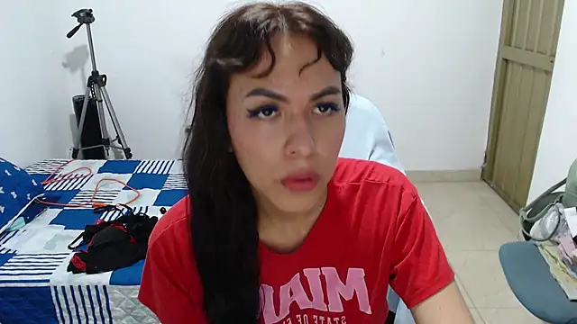 arianablue69 online show from December 2024 01:32:01 PM