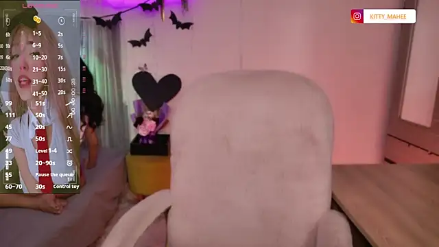 Snapshot of YourKatt chatting on October 2025 03:27:01 AM YourKatt online show from October 2025 03:27:01 AM